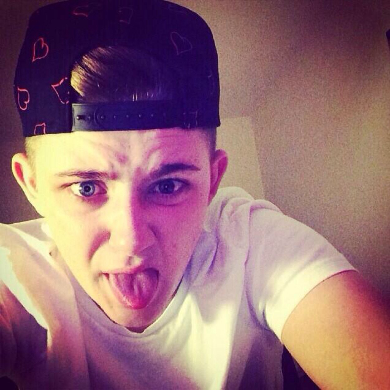 Nicholas Mcdonald❤️ *NICKY FOLLOWED ON THE 27/1/14* #TEAMNICKY/Nickster *6/1/14 miss dynamix followed*