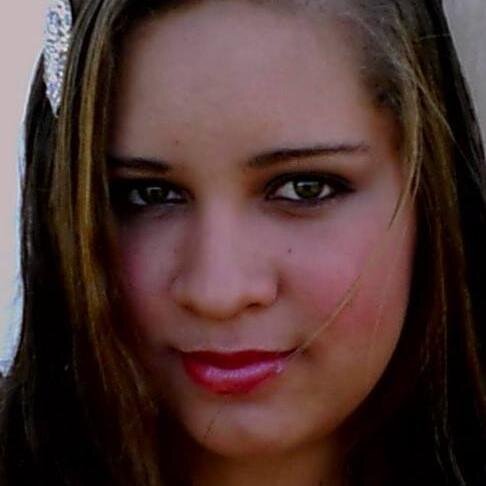 Construí amigos, enfrentei derrotas, venci obstáculos, bati na porta da vida e disse-lhe: Não tenho medo de vivê-la.loira,olhos verde .quer conhece segue então.