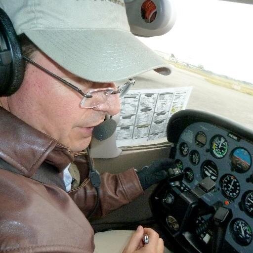 JGaviriaBazzani's profile picture. Abogado (sucesiones, testamentos, derecho  penal y administrativo); Golf instructor y piloto