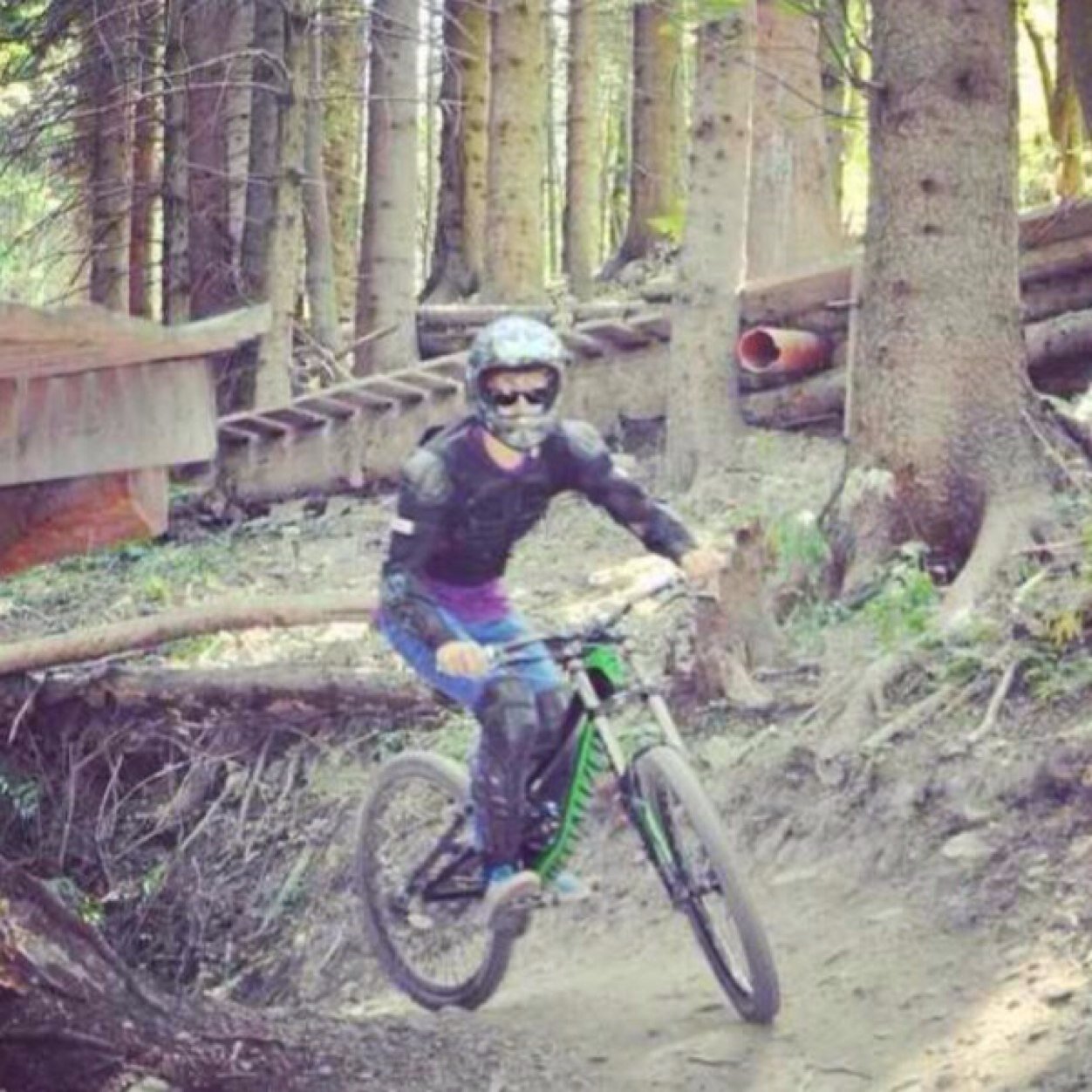 Live in Austria,follow me I Follow back,Single