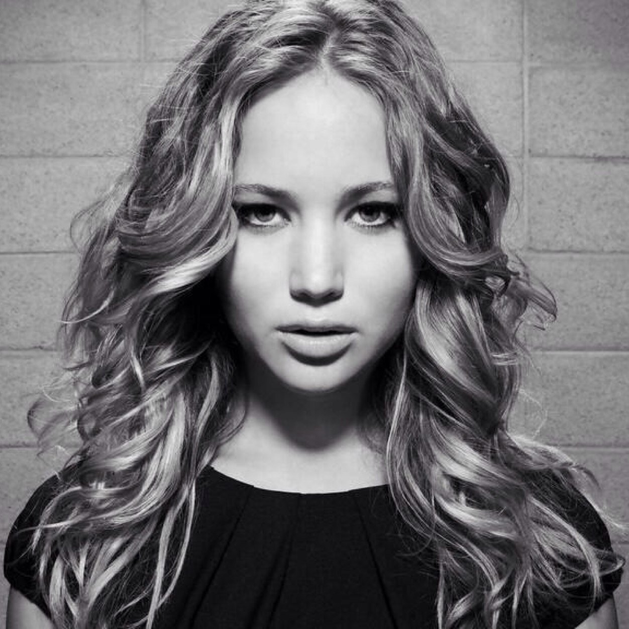 Hey lovely @queenlarwence gave u a free follow would u mind following back? :)❤️