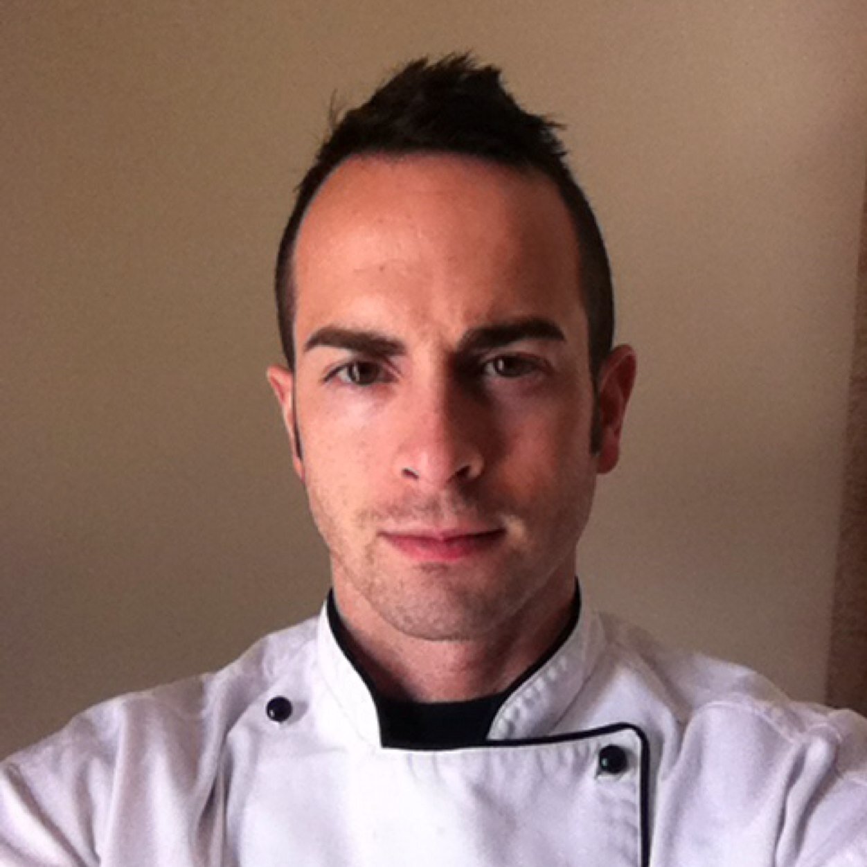 A Cook. Inspired by chefs like Gordon Ramsay, René Redzepi, Jonathan Waxman, Anthony Bourdain and Tom Colicchio.