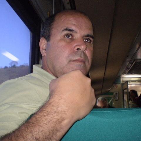 Sou de DIREITA! Sou CRISTÃO! Servo do Senhor Todo Poderoso! e Cruzeirense nas horas vagas...