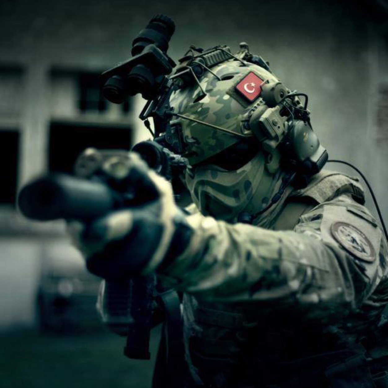 Follow me for the best military pics!
