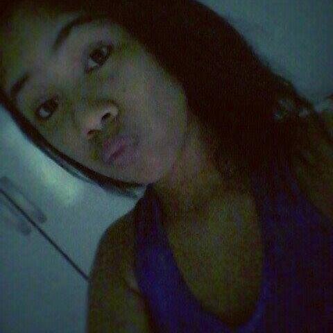 engraçada , chaata , timida , risonha , besta ee alegree , BONIITA -- e mentirosa ! kkkkkkkkkkk' u.u ♥