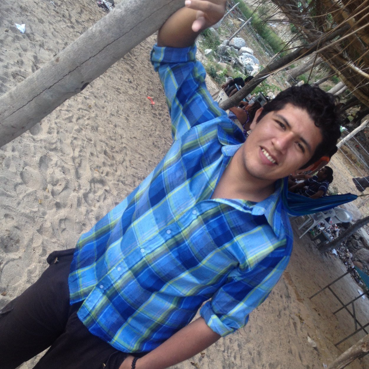 Por la felicidad se lucha y por el amor uno se desvivie