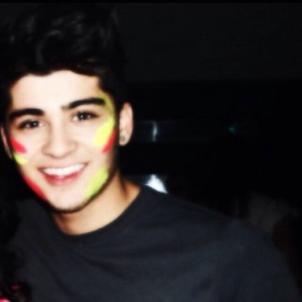 Please follow @piercingzarry