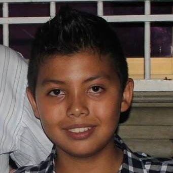 Juego cualquier deporte pero me gusta mas el (futbol) SIGUEME Y TE SIGO!!! XD