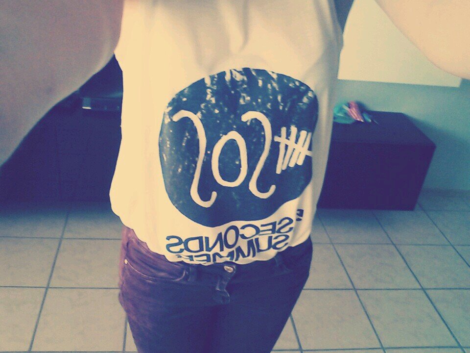 #5sos addict :D
and proud !! i love you