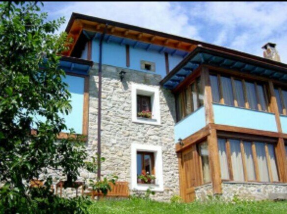 Posada situada en el Valle de Soba, ofrecemos a nuestros clientes un trato personalizado y familiar, visita nuestra web