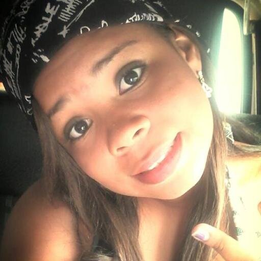 A gente não precisa tá colado pra tá junto ..♪ o meu amor por vc e Incondicional meu Anjo, Te Vivo ☛ @luansantana 
                          01/09/2013