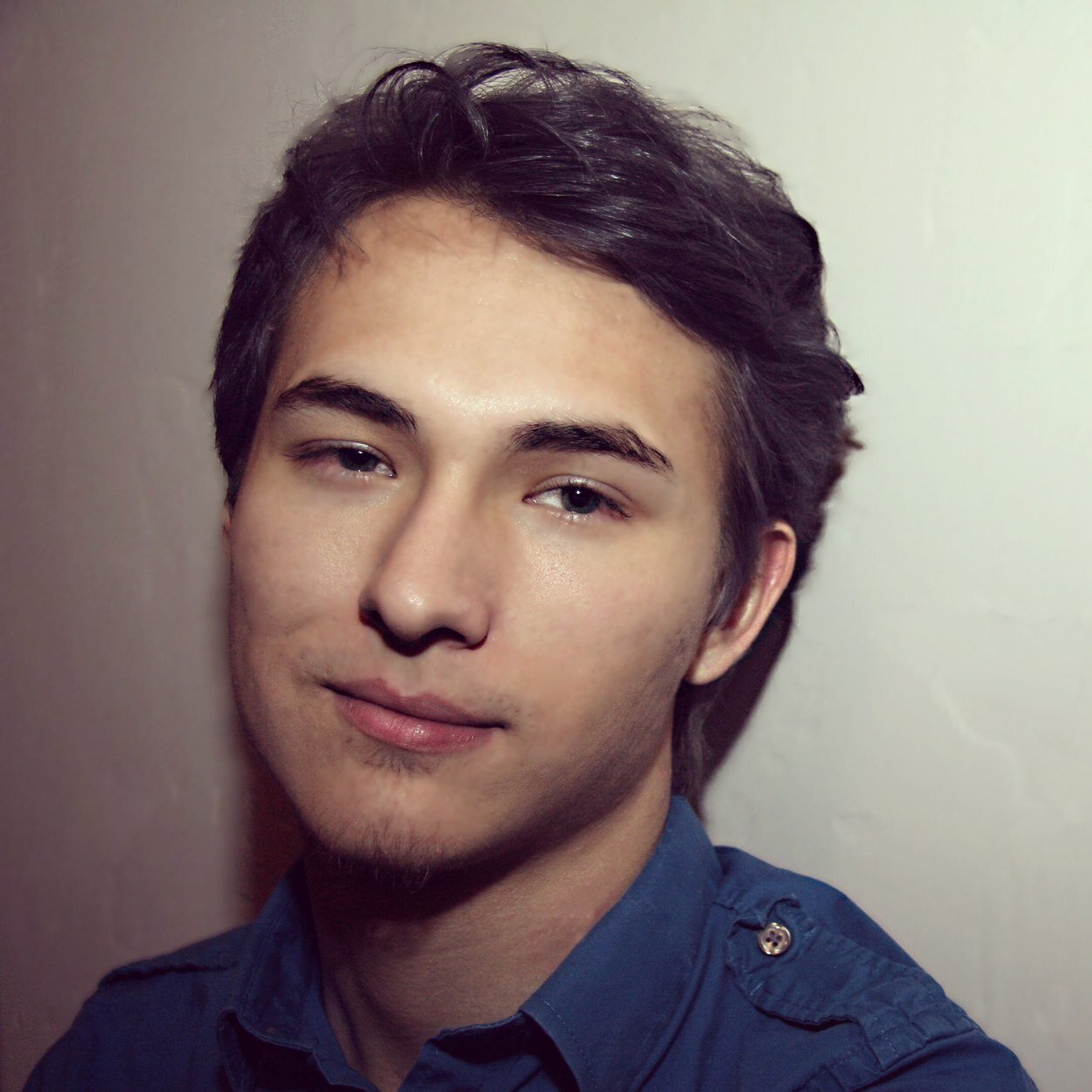 AlonsoVertige's profile picture. Living life, one mistake at a time.