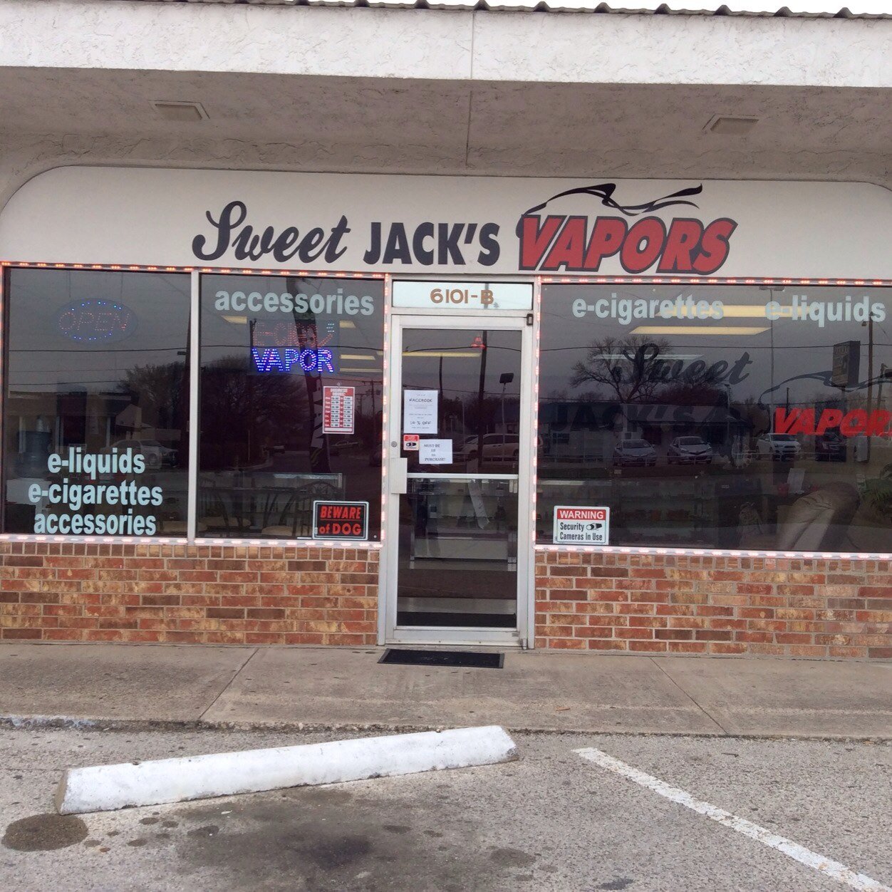 Family owned and operated e-cig shop with state of the art vaping equipment and custom vaping juices serving Fort Worth, Wautaga, Keller, NRH and Haltom City.