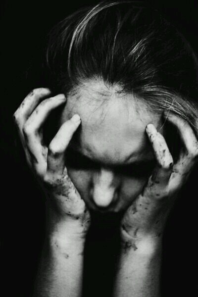Lo siento si mi traumática vida es un problema para tu existencia perfecta.//Diagnóstico:TLP y Comportamiento suicida.