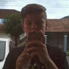 Que tudo que for bom, chegue e fique.