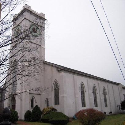 We are a progressive, O&A, church located in Lowell, MA. Come experience God's Love services Sunday 10am. Lao Worship @ 10am, Iglesia Hispana @ 3pm