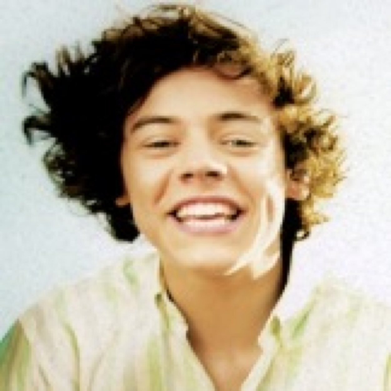 HoranBuns4's profile picture. I just gave you a free follow :) please follow @HoranBuns !!!!