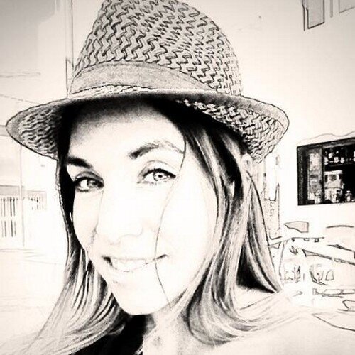 27. Milagros, pero llamame Mili. Prima de Alex.Amable, cariñosa y simpática. Los chicos están bien, pero no son mi tipo.