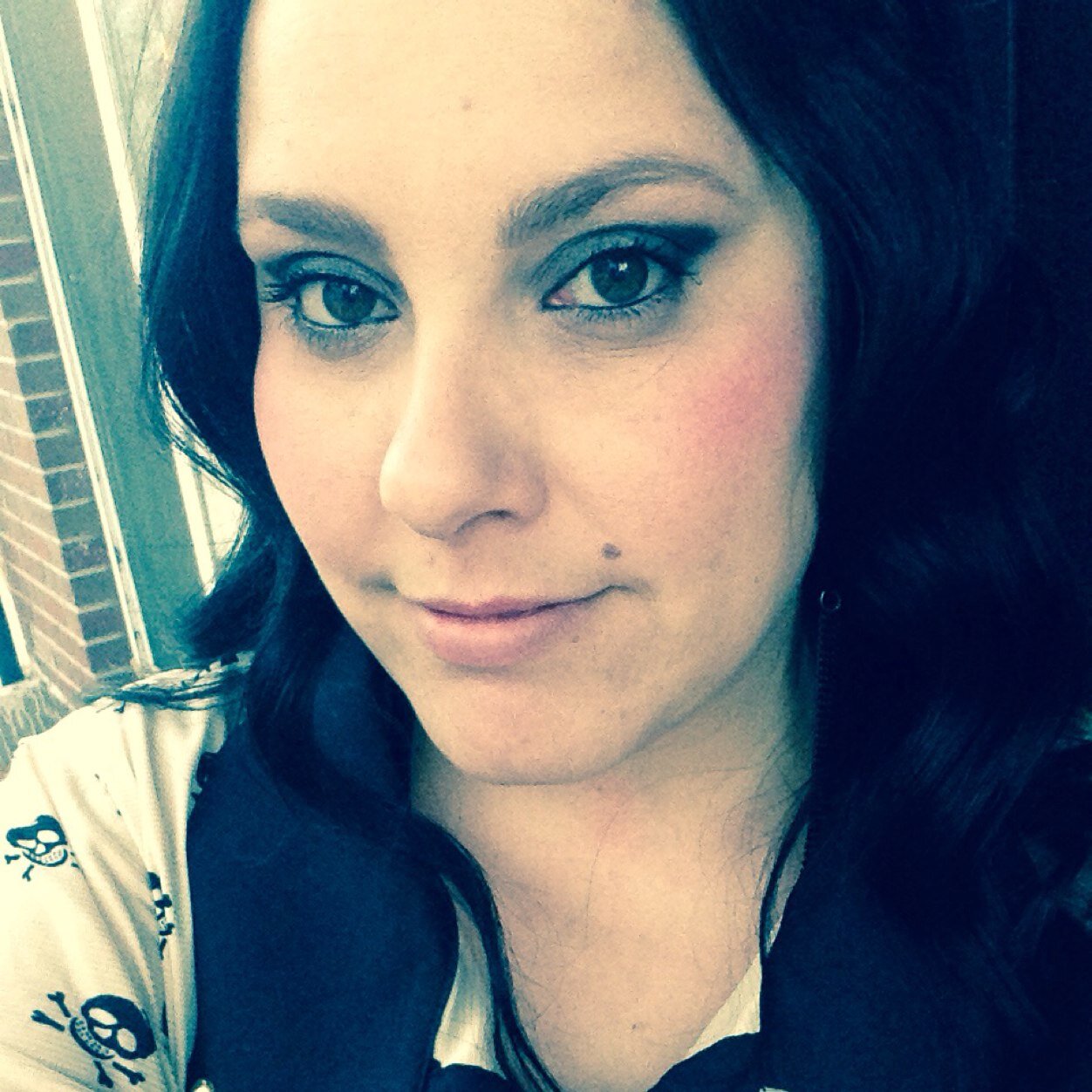 Avid coffee drinker, lover of beer and obsessed with reading .