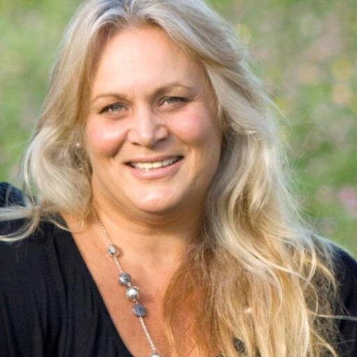 louisemdawson's profile picture. Contented and Happy Wife & Mom / Dog Lover / Animal Lover / Artist / 30 year anniversary 2016 with Hubbie