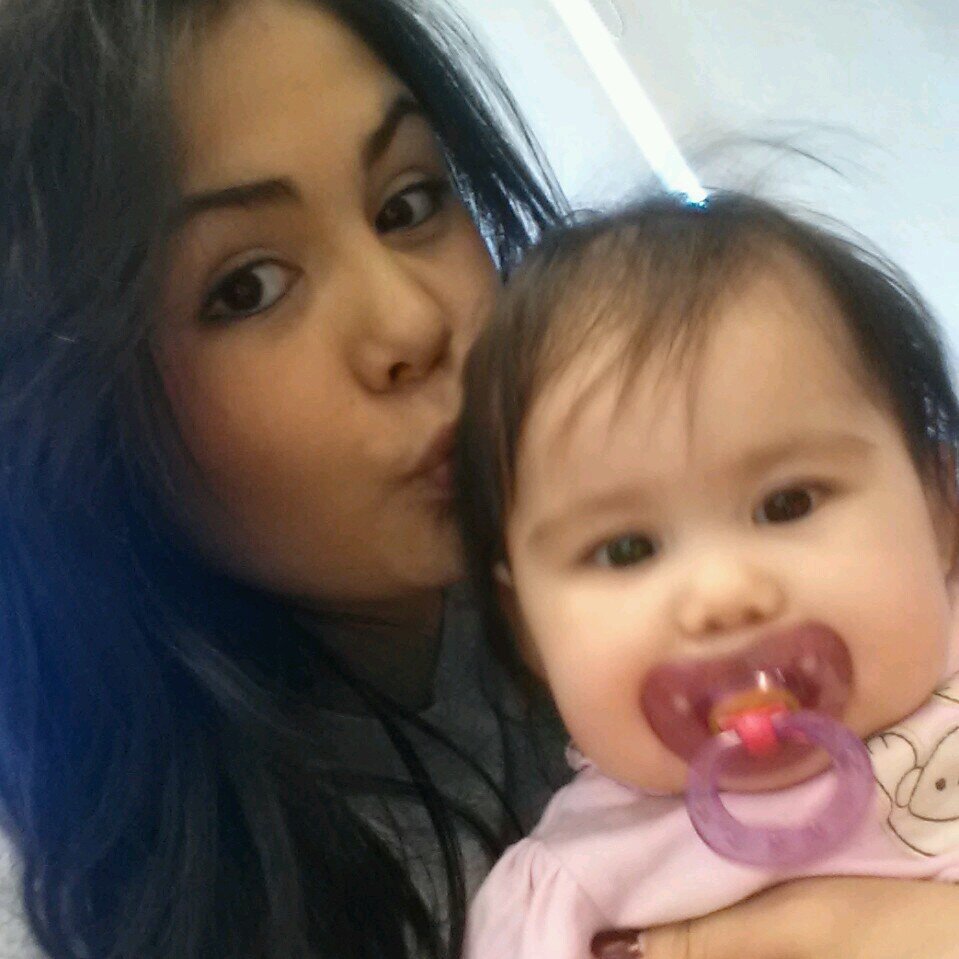 Mother to a beautiful baby girl♡ and woman to a hard working man. Our lives couldnt be any more beautiful♡
