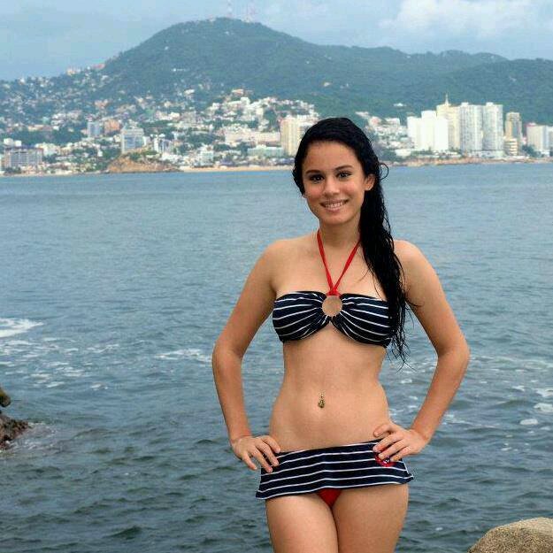 Soy una niña suuuuper linda abierta a conocer a gente buena onda!!! sígueme y te sigo!! ;) ♡♡♡♡