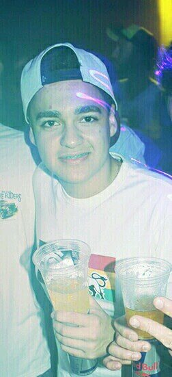 Tenho sorte de respirar, tenho sorte de sentir, sou feliz por acordar, sou feliz por estar aqui. Soja