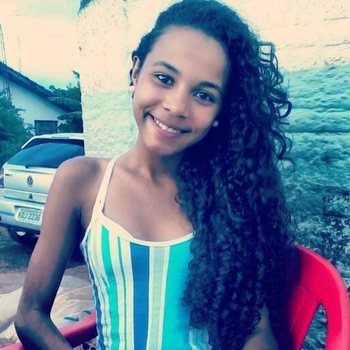 Não acredite quando as pessoas lhe disserem que a vida é difícil, ela é muito mais que isso, porém dentro de ti há uma força muito maior que a dificuldade: a fé