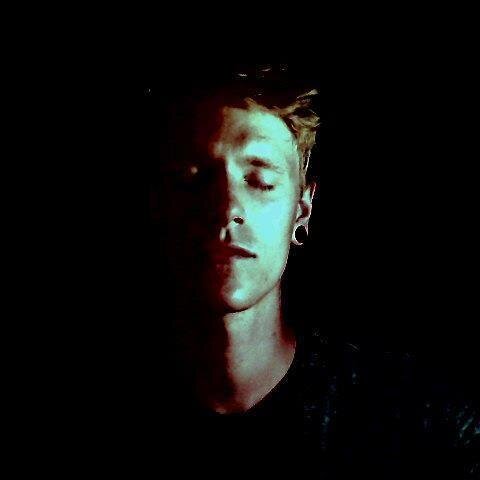 dvanoo's profile picture. 