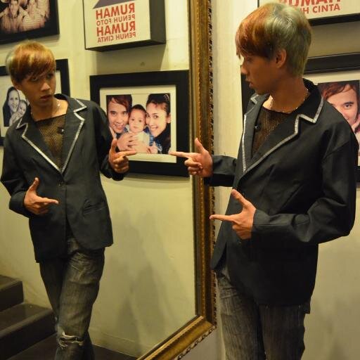 Maknae&Macine Dance @BLITZ_ID | 毎日、いつもがんばりましょ。大好き、セカイのアルト。| 光る地球 | QUIS ABOUT ME http://t.co/o66Ly5BfxJ
 http://t.co/T1ys2jUPog
 FB=hikaru chikyuu