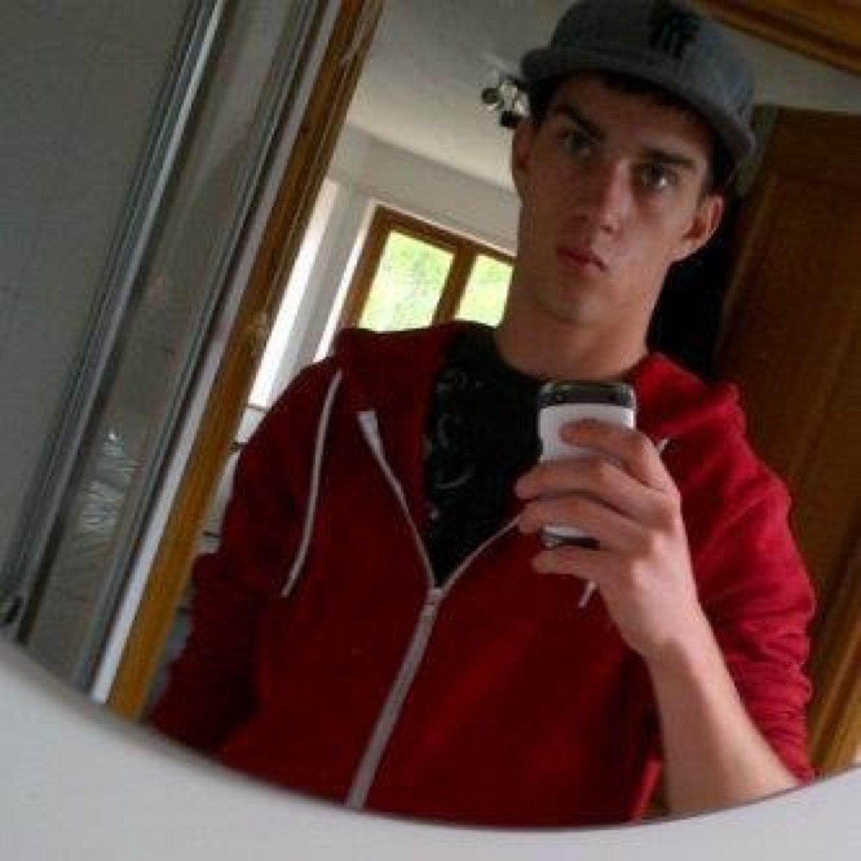 Follow me and help get me lots of followers please thanks danny love all my followers