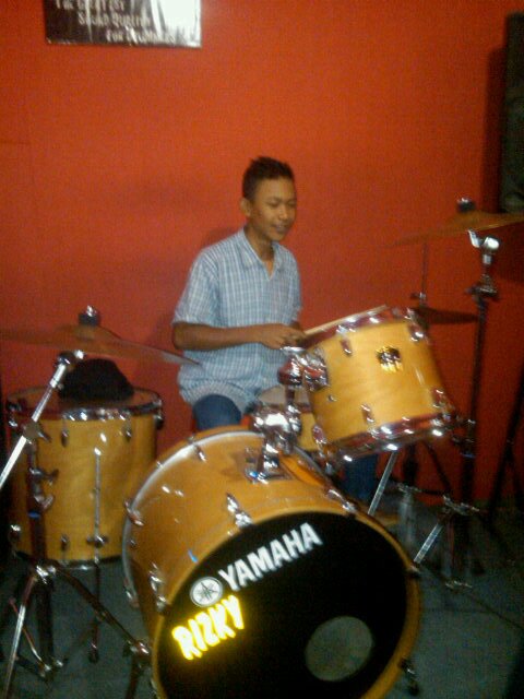 dionsap15055363's profile picture. 