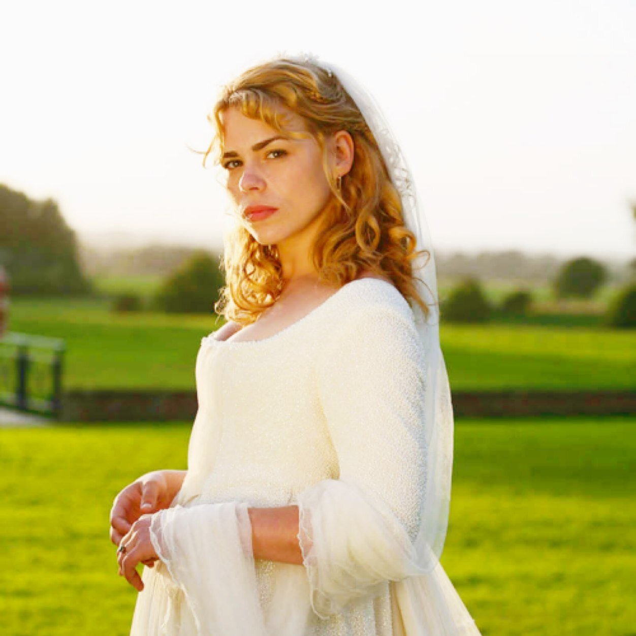 People say I'm an echo to a modern day girl. I'm just a normal girl from a high class family in London. I dream of seeing the stars though. {Single/DW RP/AU}