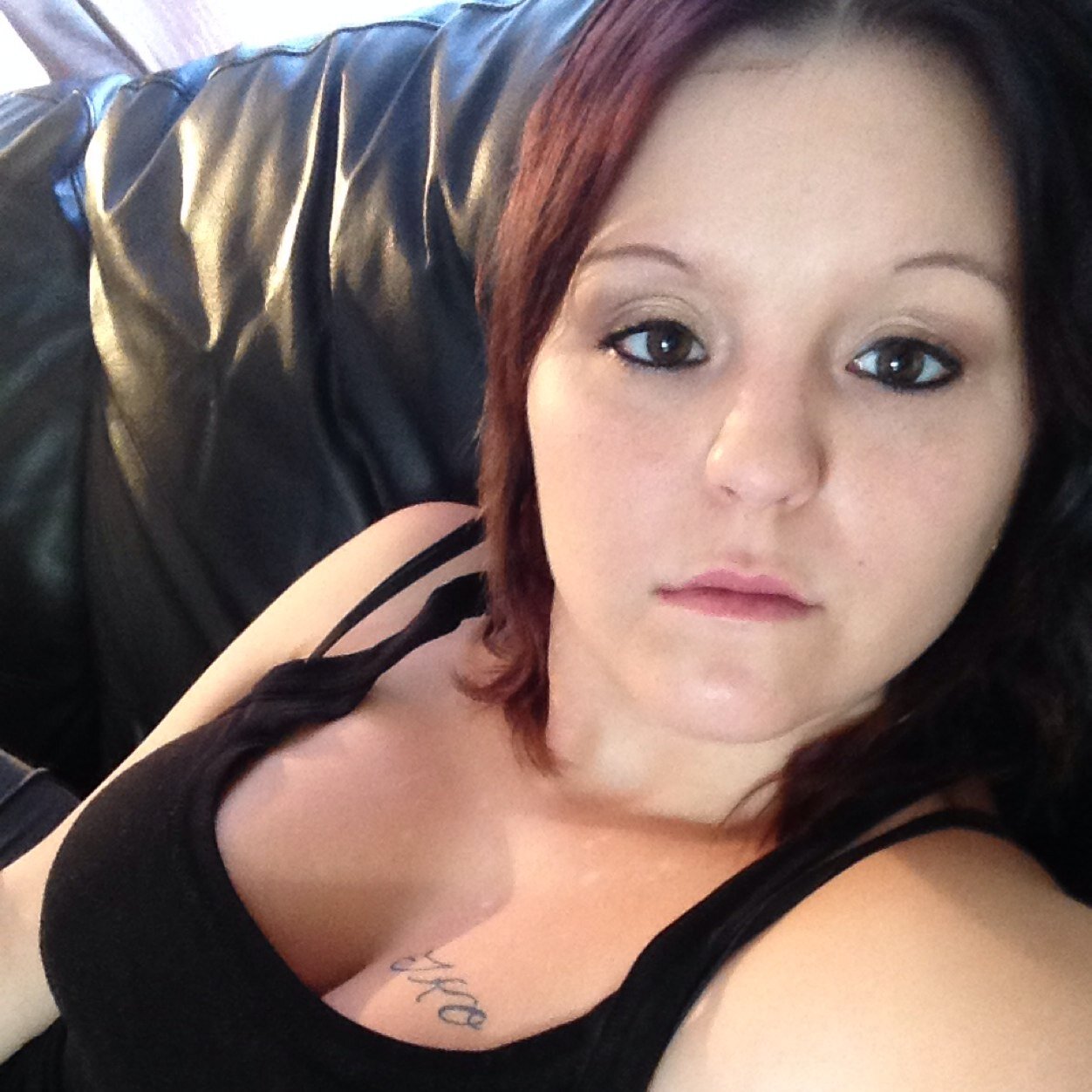 Loves the outdoors and having fun. Very laid back and trying new things. If you want to know anything just ask :) 

Live life to the fullest 

Never give up