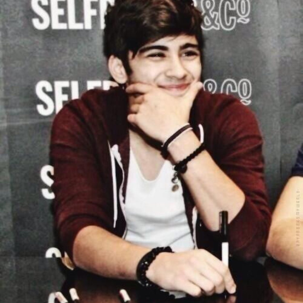 ask for a follow back on @raybanzouis