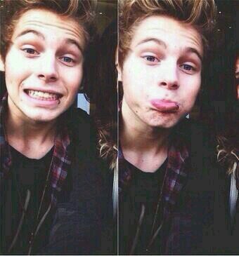 hey there follow @ravioliharry in return please or i unfollow, sorry. have a nice day ily stay rad
