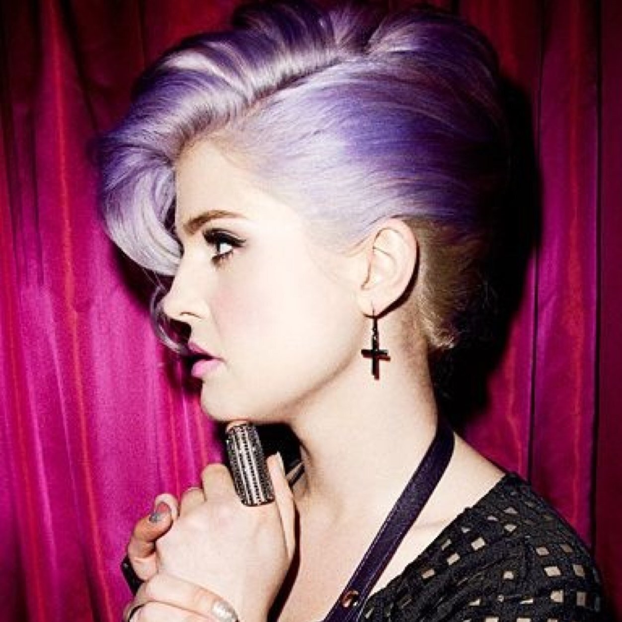 slitheringabout's profile picture. Just one of those villians.I'm willing to do anything and everything to get to the top.Don't like it?Sucks for you. {Literate~Rp/Parody~18+} #Ouatrp #EvilDisney