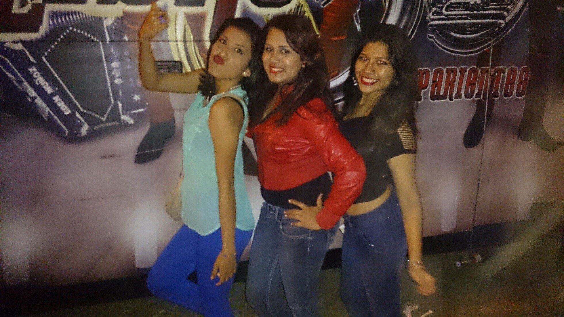Guapa,simpaticaa & risueñaa la mejor descripcion *-*'