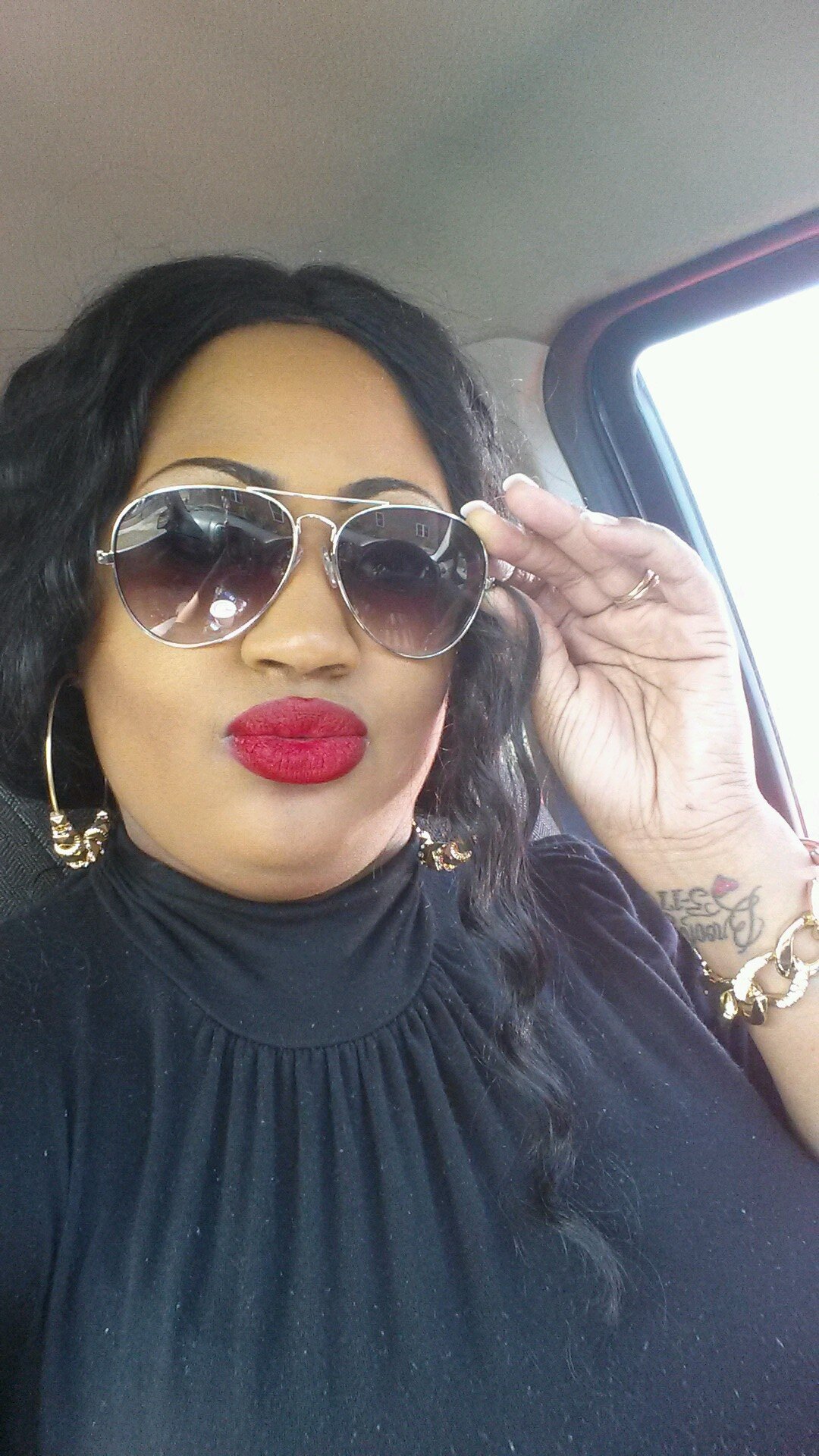 Mother of 2, Wife, Hair & Make Up, Love Life. Love God. Truth Teller. Follow Me Auto Follow Back. Email: beauty.guru9013@gmail.com