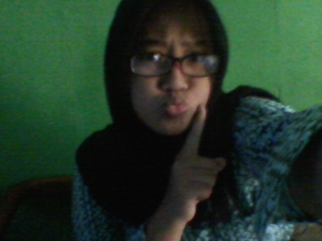Bahagia saat menerima kelebihan dan kekurangan seseorang dengan tulus :* ({}) 3