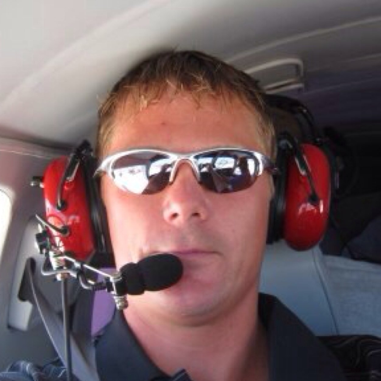 BJCollins31's profile picture. The official re-tweeter of Awesomeness!!