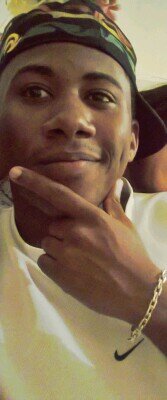 DarkOzil's profile picture. •   Lutador na Academia Espaço Arte&Física.  Fanático por games.