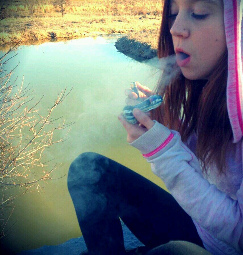 20. Blunt mom.
I say what I want. I work hard, I smoke loud. Depression/anorexia - in recovery. I'm crazy. #thefamily