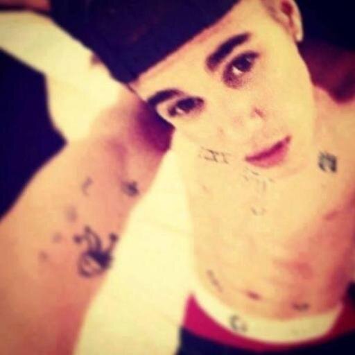 You are not alone justin. And if you depend on me I'll love you forever. I promise. :'( Brazil loves u justin. 3