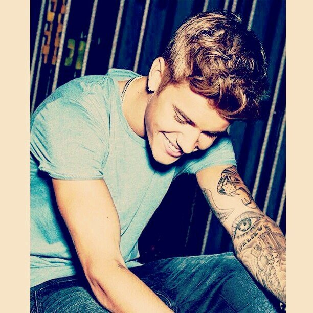 All about the music and the love. Always here for Justin. Always believe. This is our story ♥ Justin followed 11/12/12 #BELIEVEtour 10/23/12 & 7/9/13 Belieber ∞