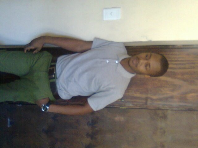 I love deep house music,chillng wit frnds on weekends