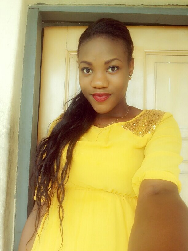 IG@emjay_berry,follow me...im simple buh loquacious and fun..loves#God#science#modelling#fashion#music#me. ..medical student...pretty n smart...beauty n brains