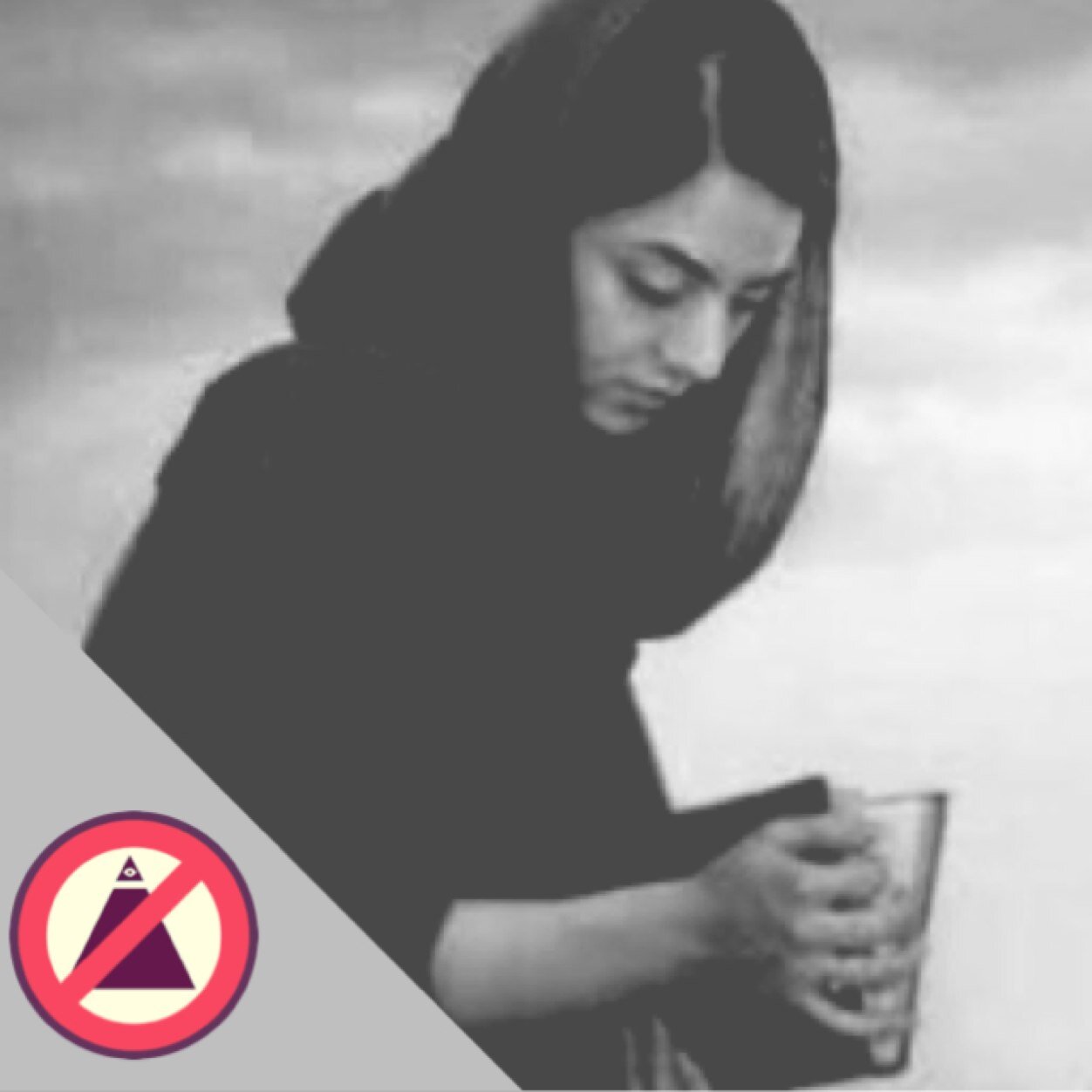 its_Mayar's profile picture. مو غرور إن قلت لك مالي شبيه.. إيه يا عيني انا ما أشبه أحد 
الثقه مبدأ و أنا ماشي عليه.. ومايزعزعها عدوي لو قام وقعد ~