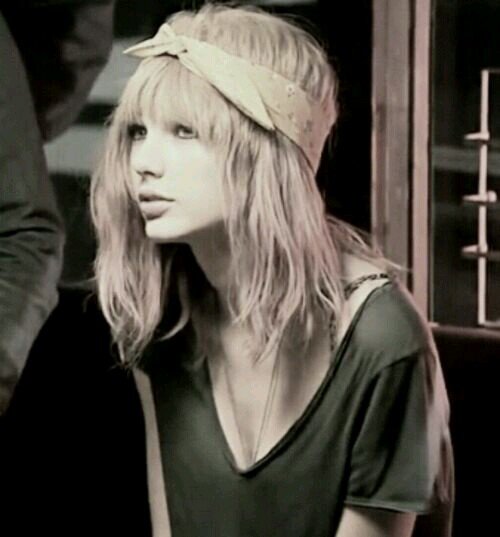 That perfect smile on your face, I hope it won't fade away. Forever a Swiftie!