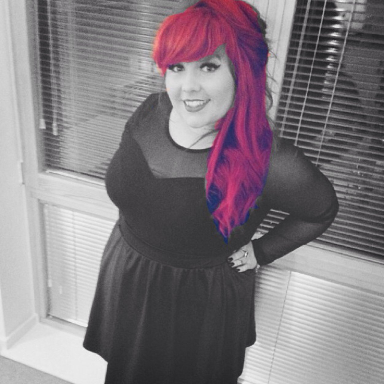 Rhiannon_Salt's profile picture. Swag swag swag, on you
Chillin by the fire while we eatin' fondue